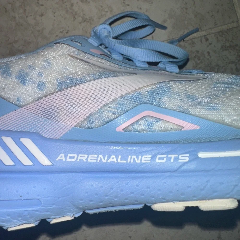 Brooks Adrenaline GTS 23 Women's 7.5 Running Shoes Blue Pink White‎ Tie Dye